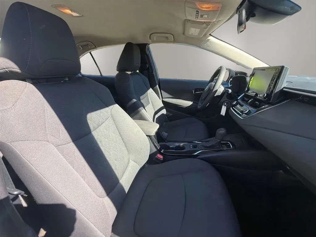 Used 2022 Toyota Corolla LE FWD image 21
