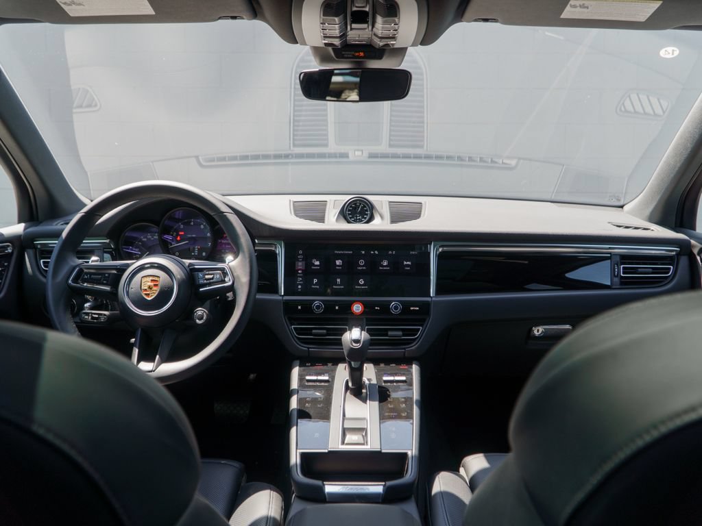 Certified 2026 Porsche Macan AWD/4WD image 21