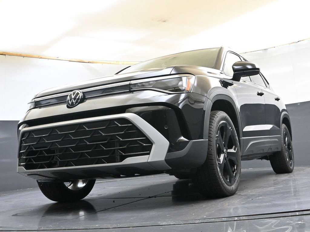 New 2025 Volkswagen Taos SEL image 37
