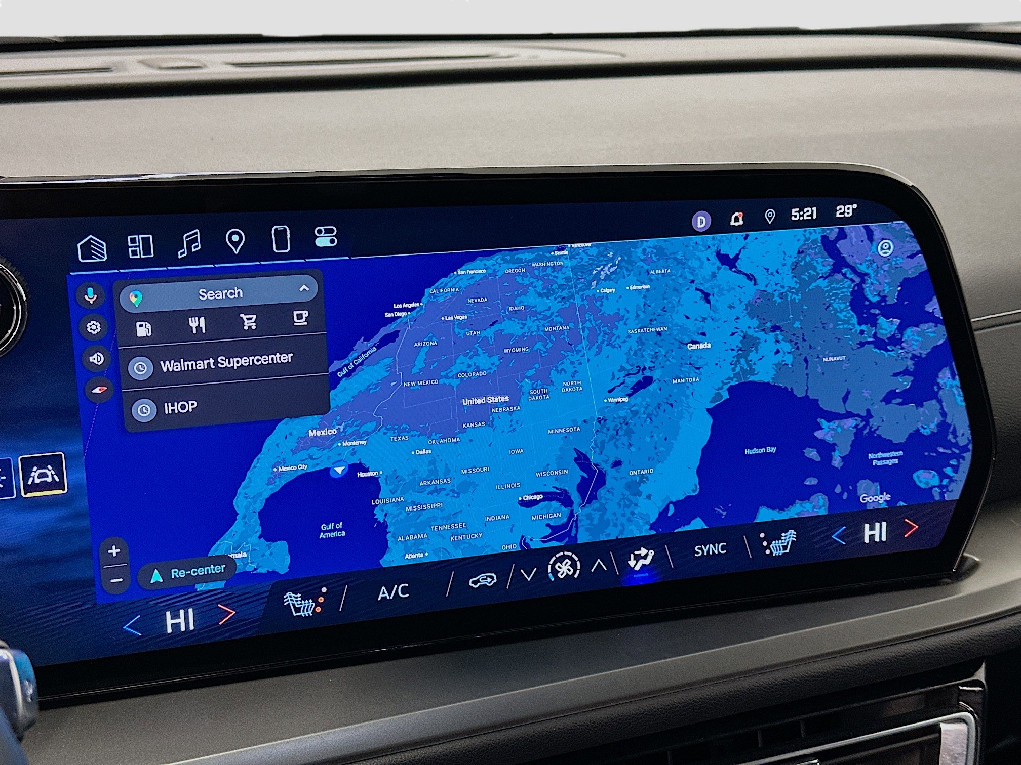 Used 2025 Chevrolet Traverse LT image 22