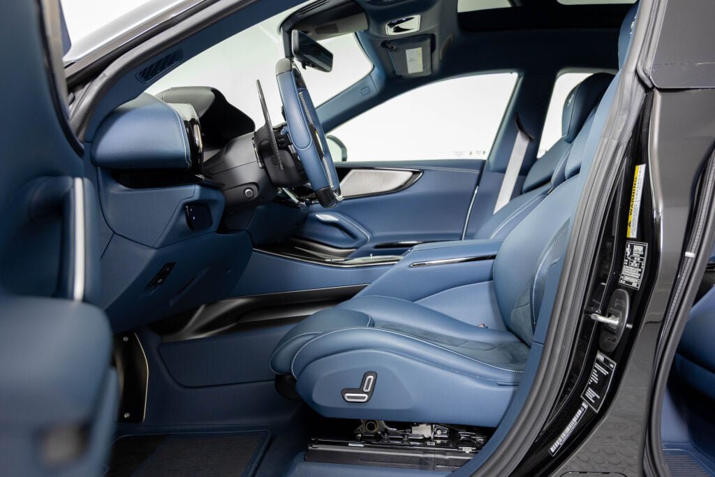 Certified 2025 Ferrari Purosangue AWD/4WD image 46