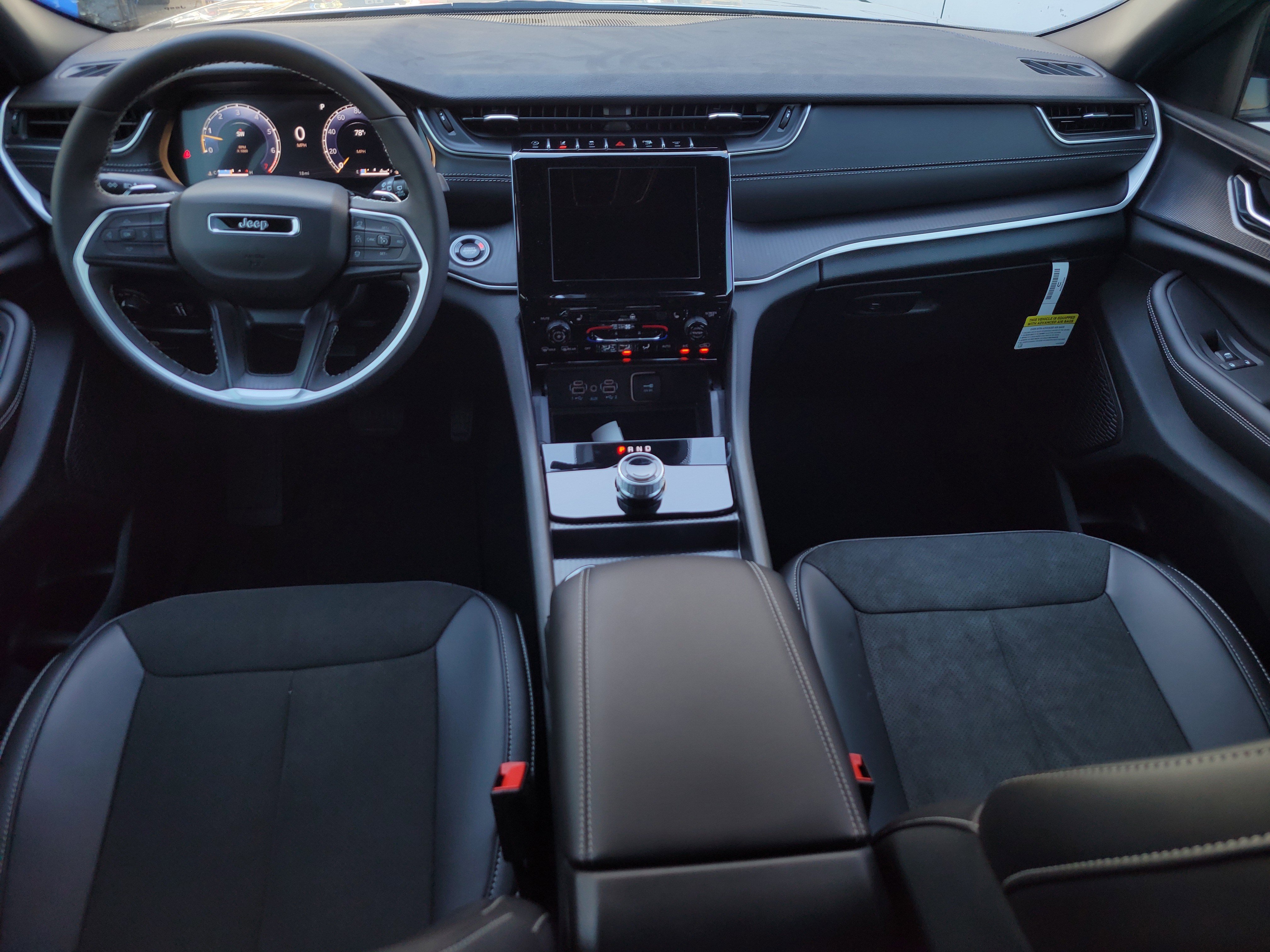 New 2025 Jeep Grand Cherokee L Altitude image 10