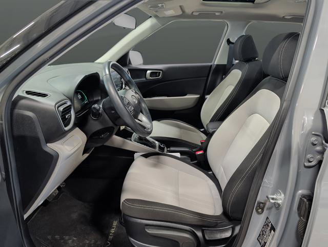 Certified 2023 Hyundai Venue SEL w/ Cargo Package image 4