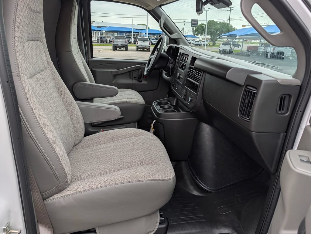New 2026 GMC Savana 2500 Extended w/ Driver Convenience Package RWD image 26