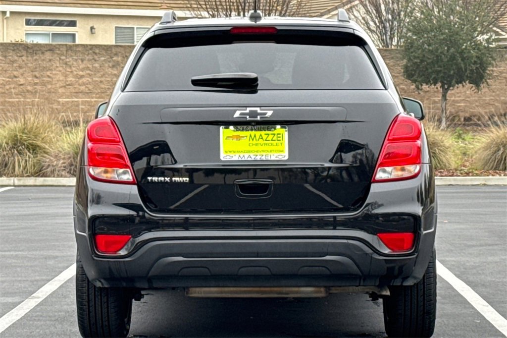 Used 2022 Chevrolet Trax LT w/ Midnight Edition image 11