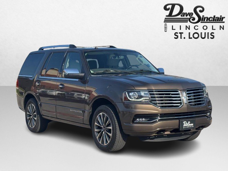 Used 2016 Lincoln Navigator Select image 3
