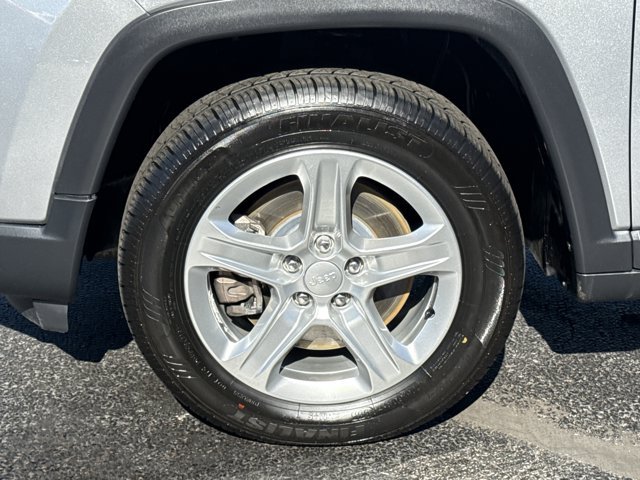 Used 2024 Jeep Compass Latitude w/ Altitude Special Edition AWD/4WD image 14