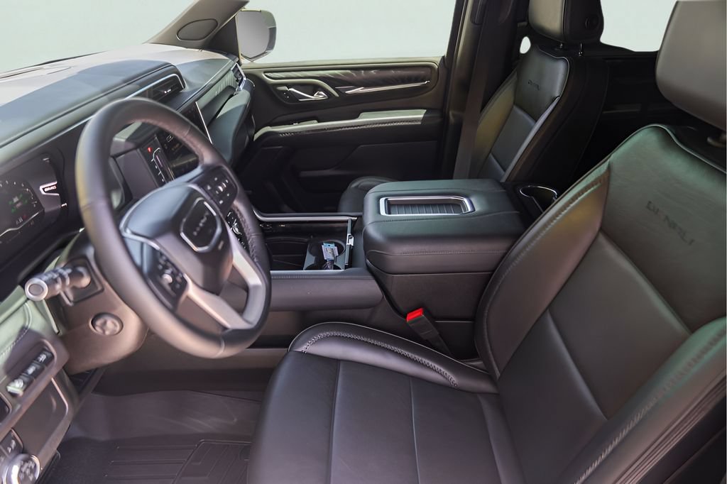 Used 2023 GMC Yukon Denali AWD/4WD image 12