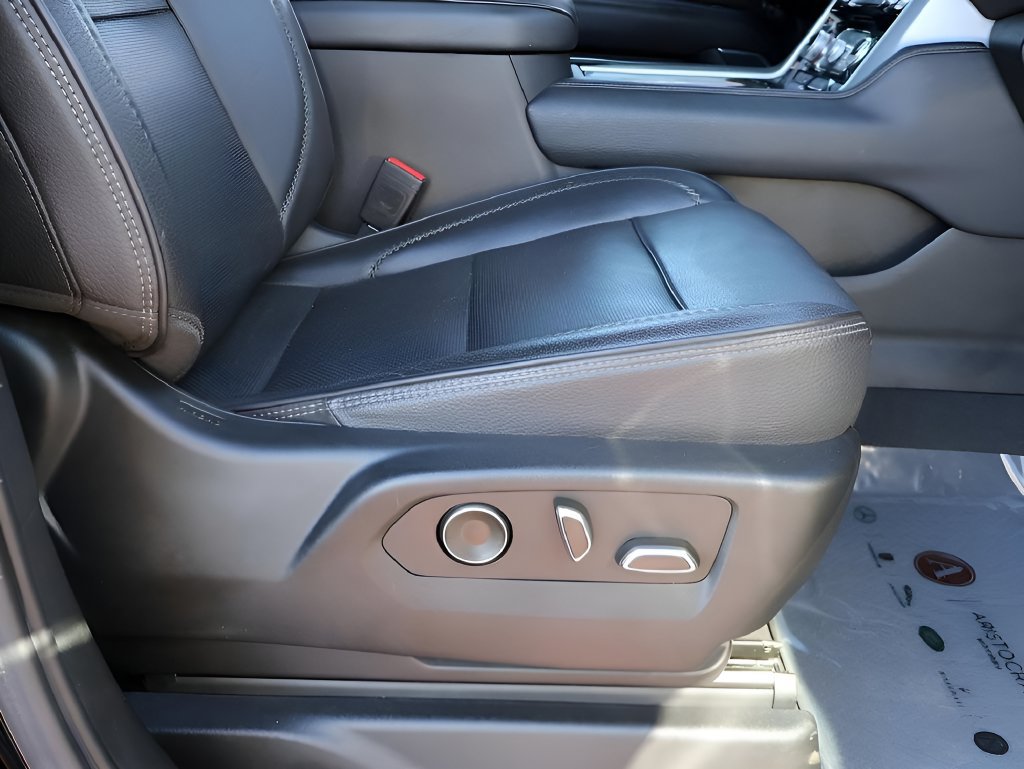 Used 2021 GMC Yukon Denali AWD/4WD image 12
