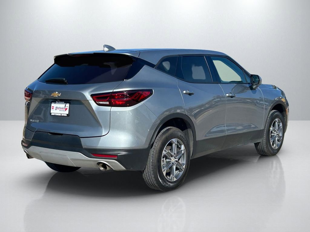 Used 2025 Chevrolet Blazer LT FWD image 5