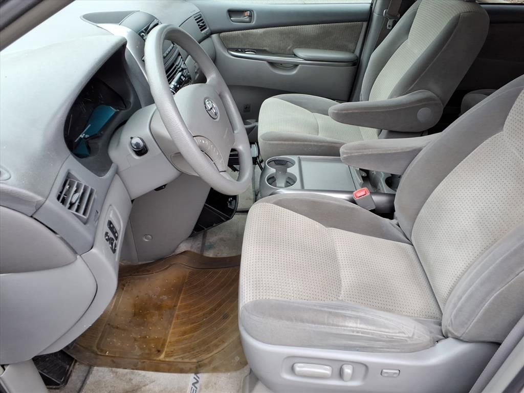 Used 2008 Toyota Sienna LE image 9