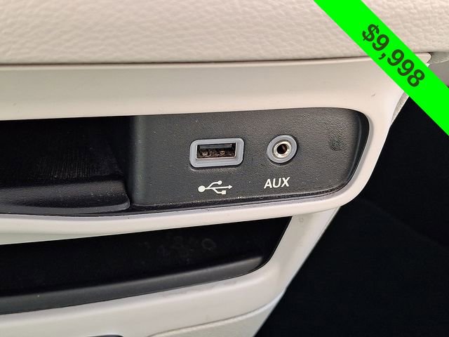 Used 2017 Chrysler Pacifica Touring-L w/ Tire & Wheel Group image 26