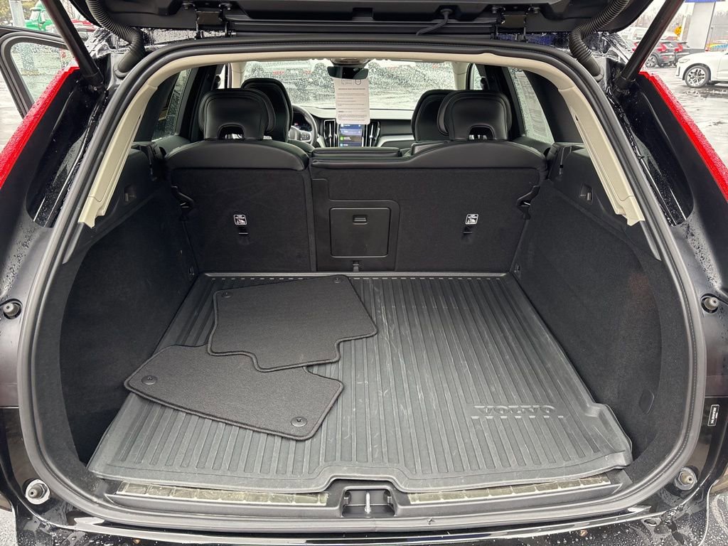 Certified 2023 Volvo XC60 B5 Core w/ Climate Package AWD/4WD image 46