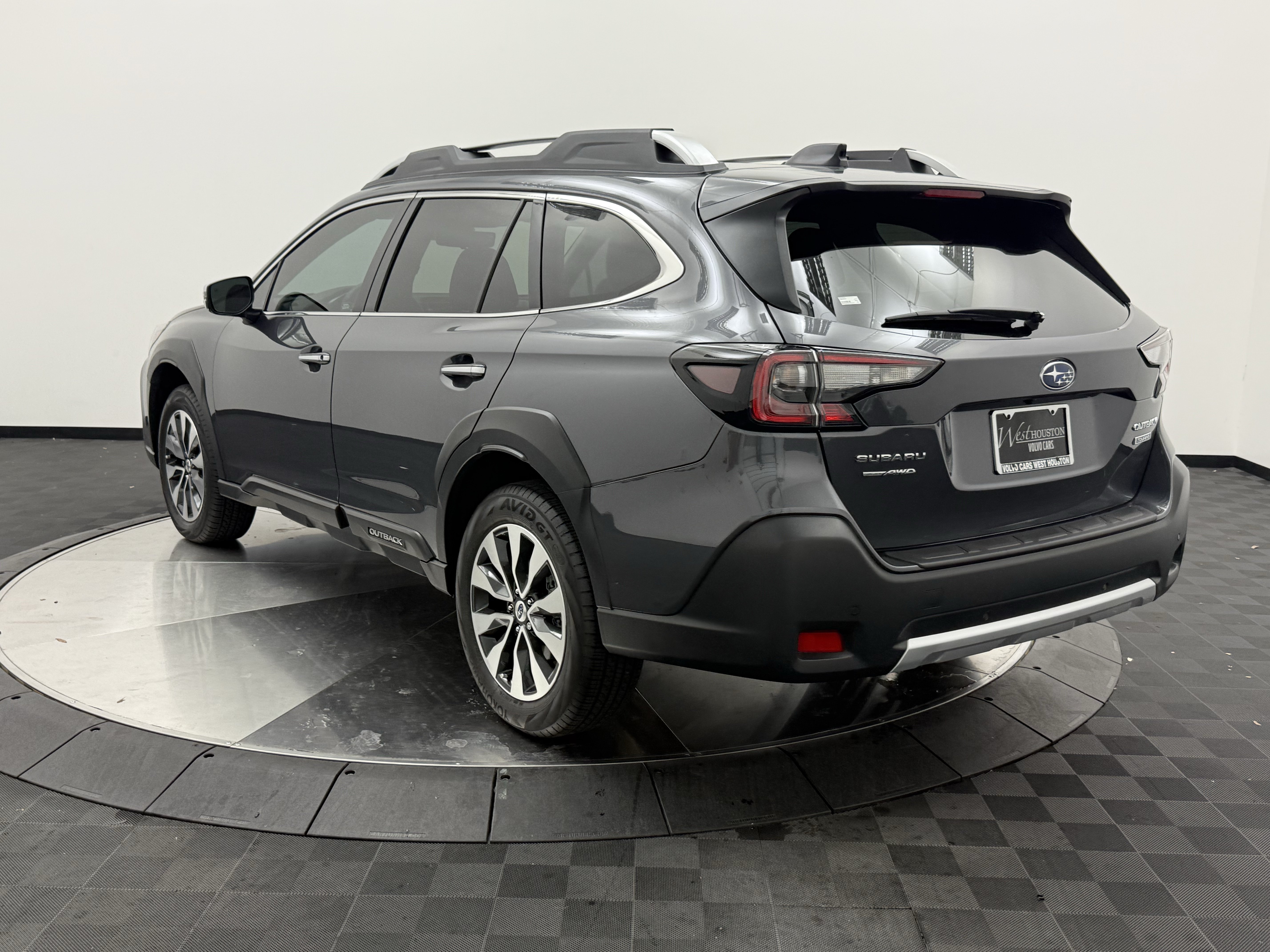 Used 2025 Subaru Outback Touring AWD/4WD image 5