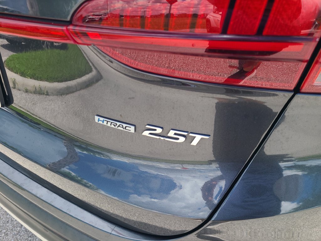 Used 2021 Hyundai Santa Fe Limited w/ Cargo Package AWD/4WD image 11
