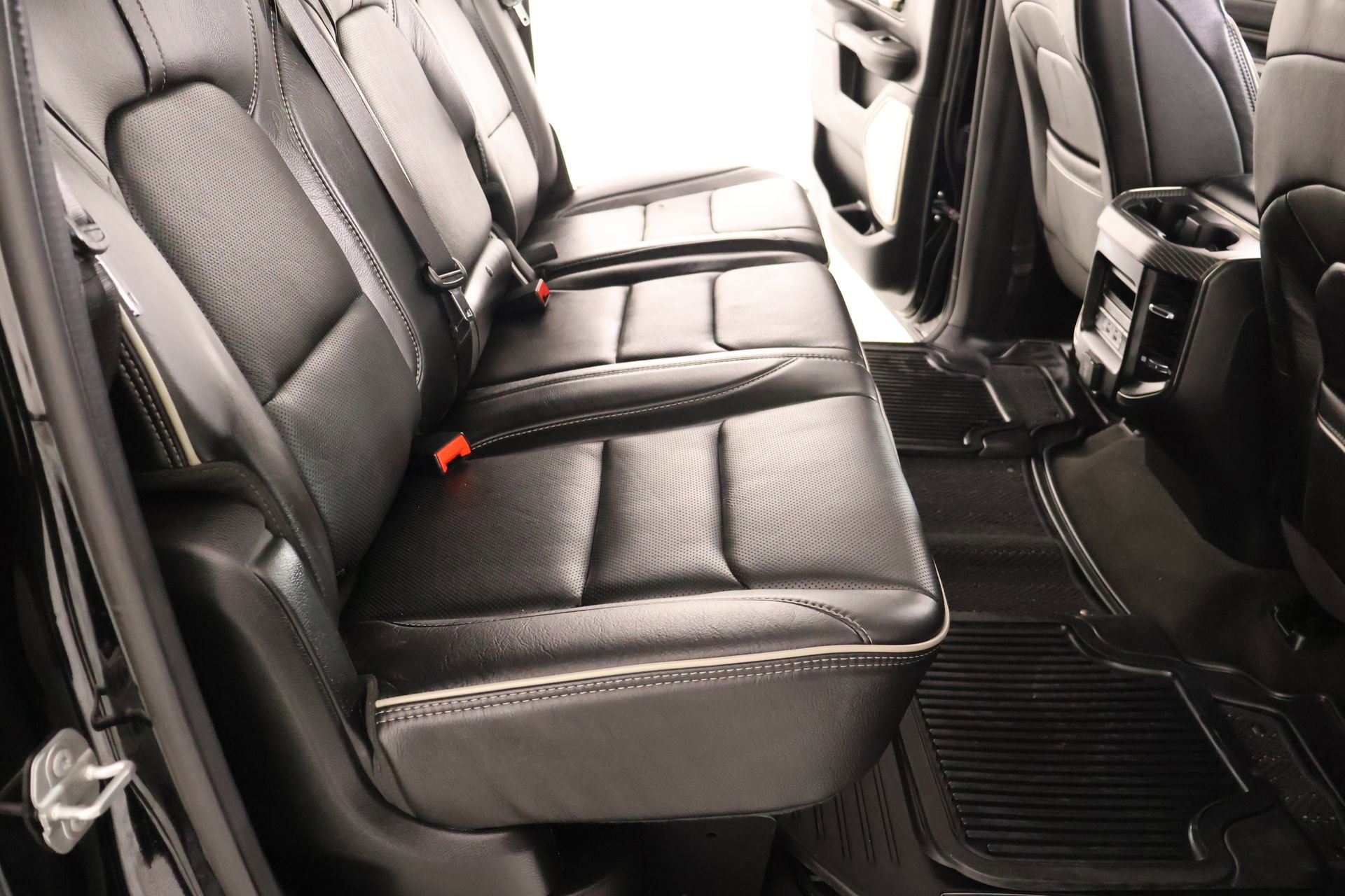 Used 2020 RAM 1500 Limited w/ Black Appearance Package image 15