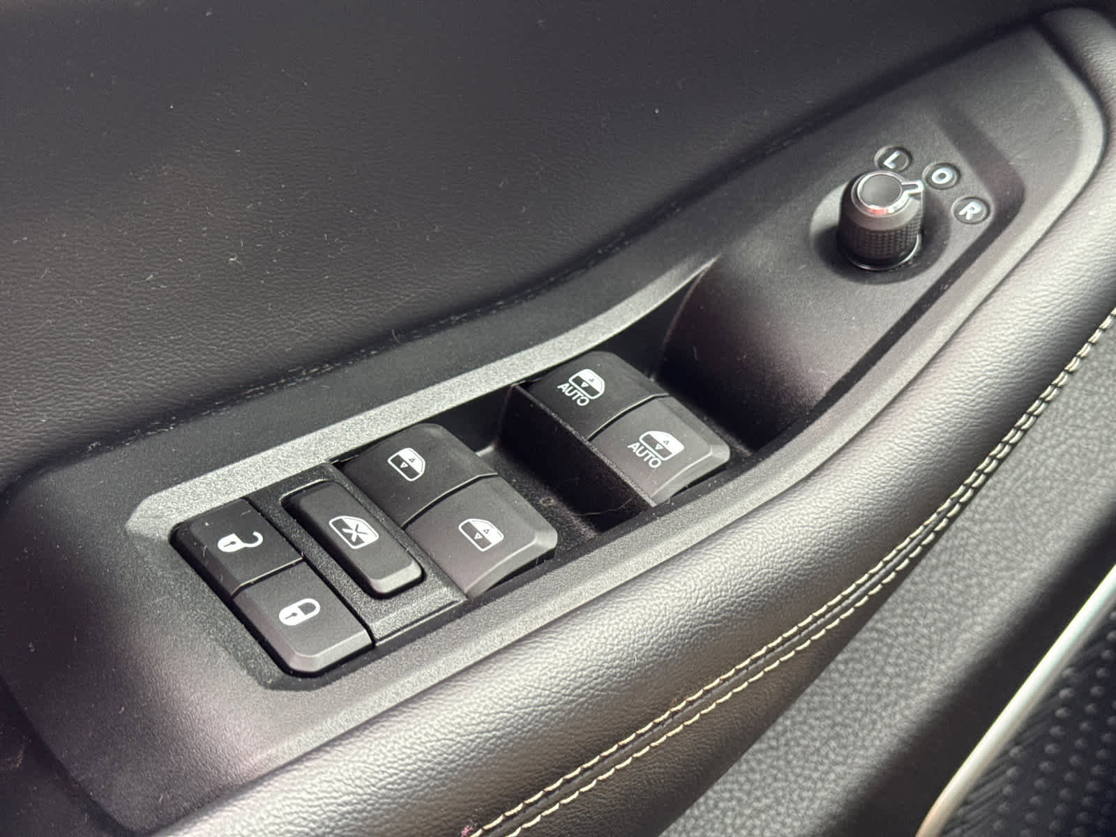 Used 2023 Jeep Grand Cherokee 4WD 4xe w/ Luxury Tech Group II image 24