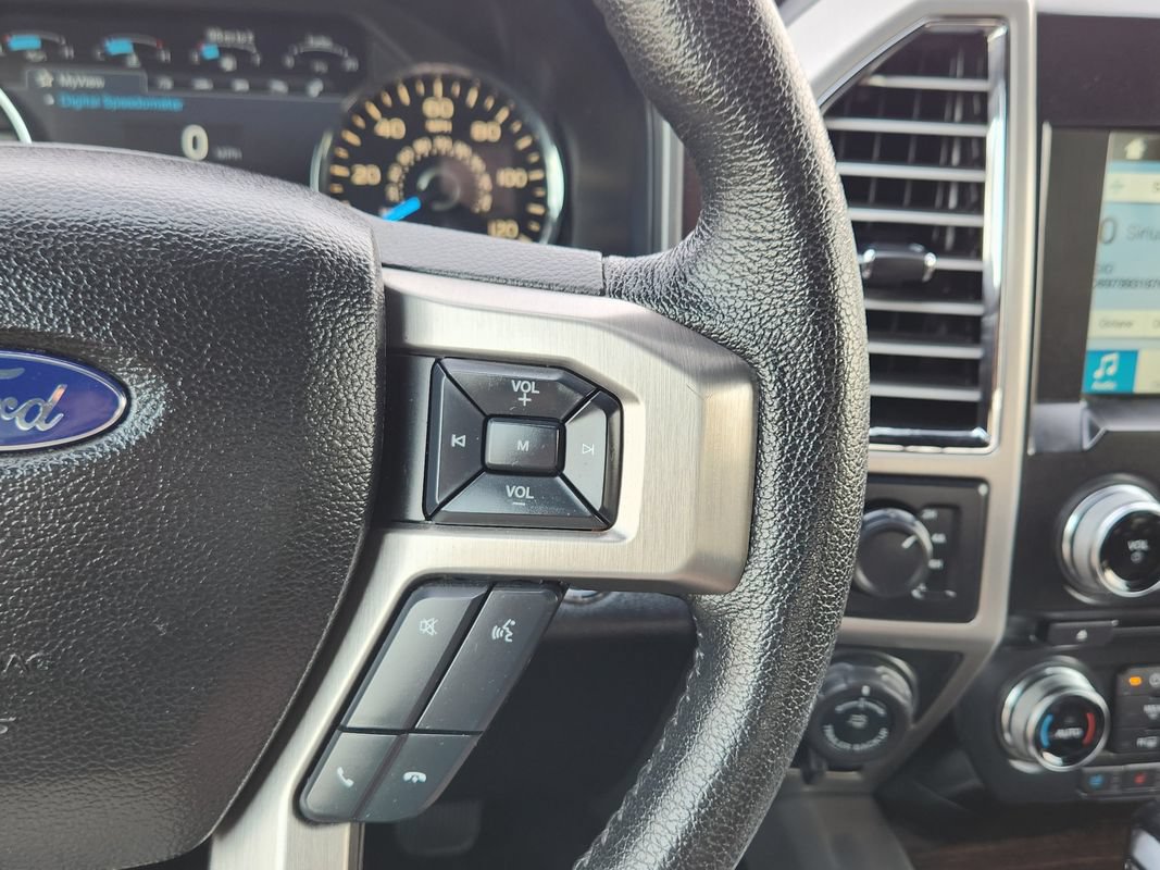 Used 2016 Ford F150 Platinum w/ Equipment Group 701A Luxury AWD/4WD image 32