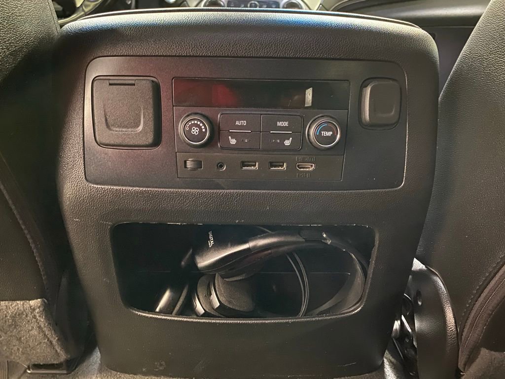 Used 2019 Chevrolet Suburban Premier AWD/4WD image 16