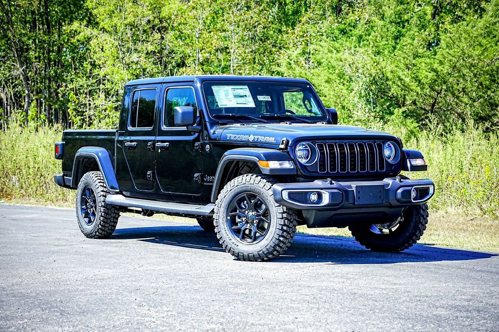 New 2025 Jeep Gladiator Sport image 2