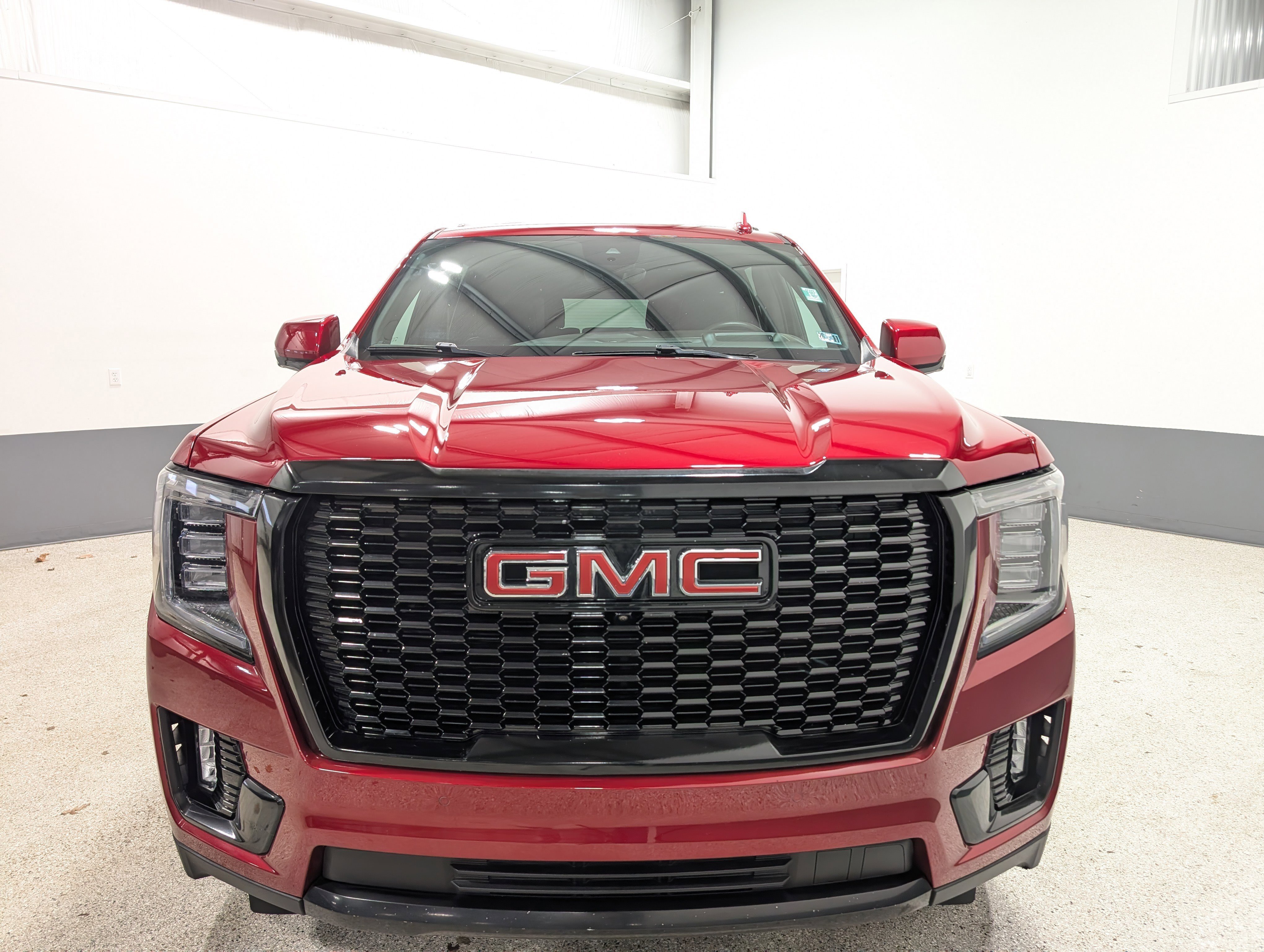 Used 2023 GMC Yukon XL Denali w/ Denali Reserve Package image 8