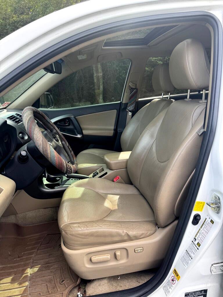 Used 2012 Toyota RAV4 Limited image 15