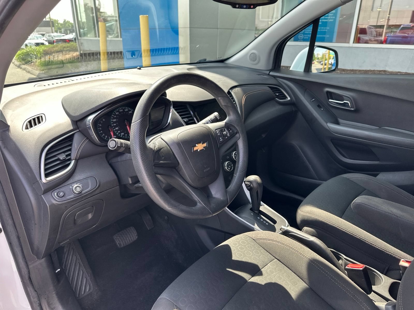 Used 2018 Chevrolet Trax LS AWD/4WD image 16