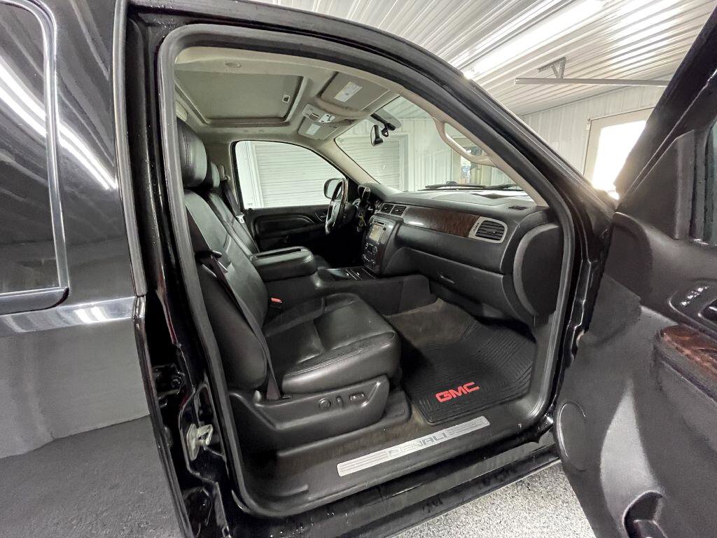 Used 2012 GMC Yukon XL Denali image 11