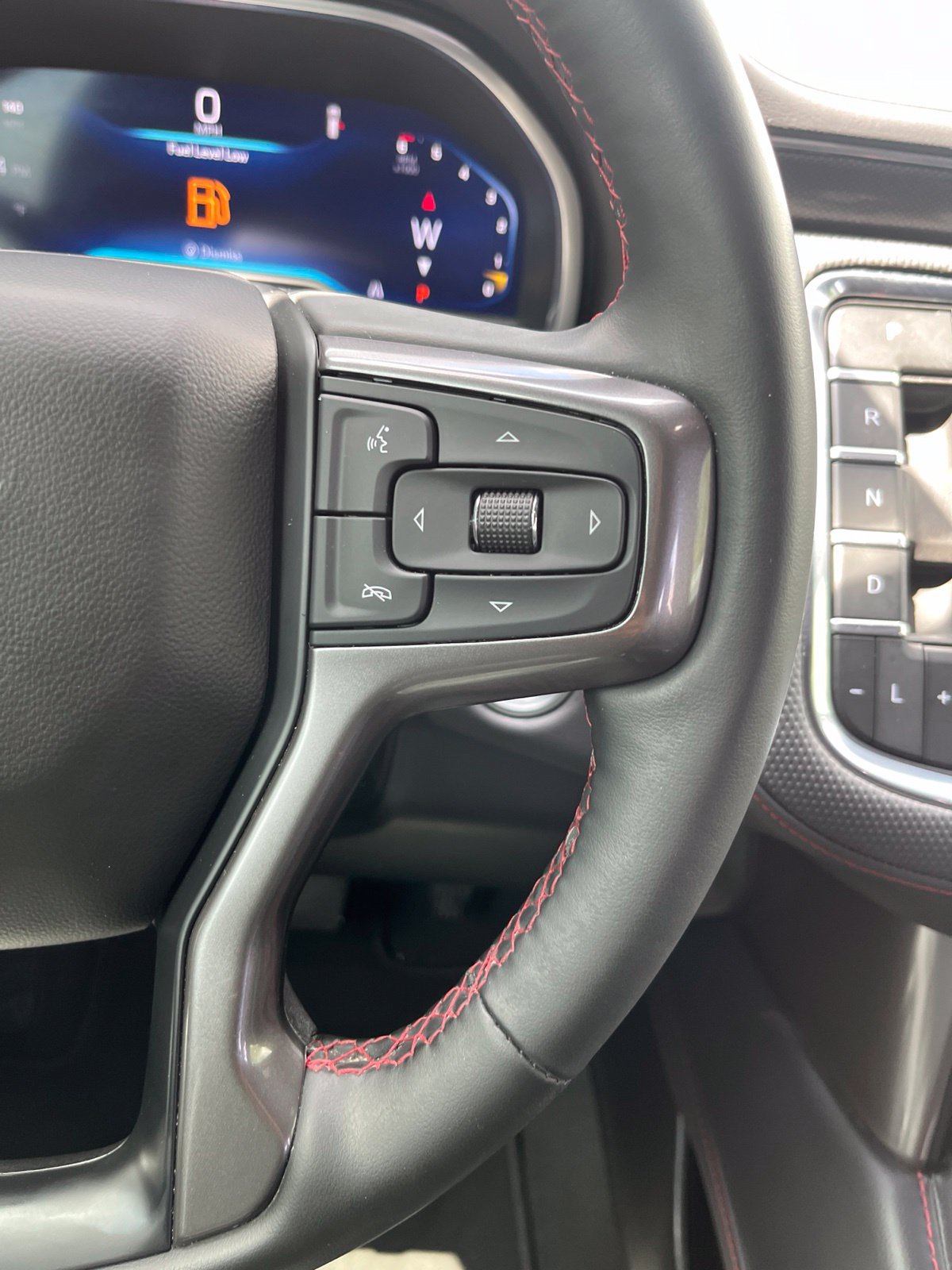 Used 2024 Chevrolet Suburban RST w/ Luxury Package RWD image 21