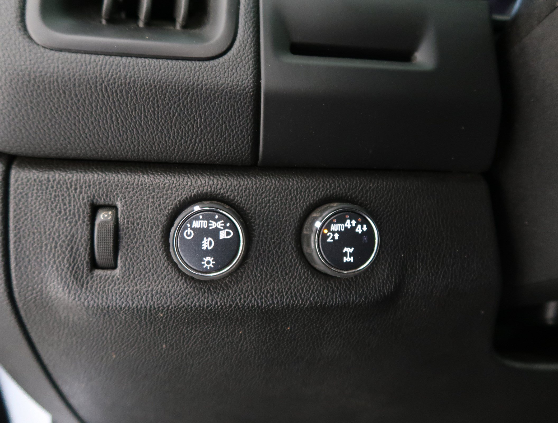 Used 2019 Chevrolet Colorado LT w/ Luxury Package, Chrome AWD/4WD image 19