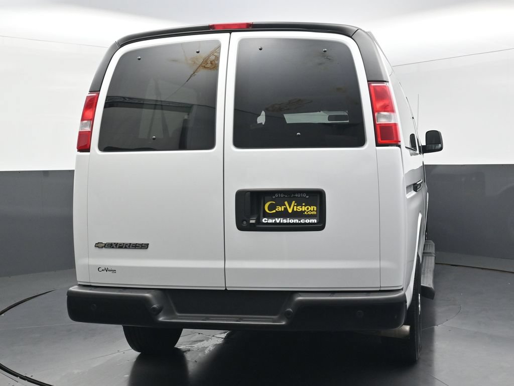 Used 2023 Chevrolet Express 3500 LS RWD image 4