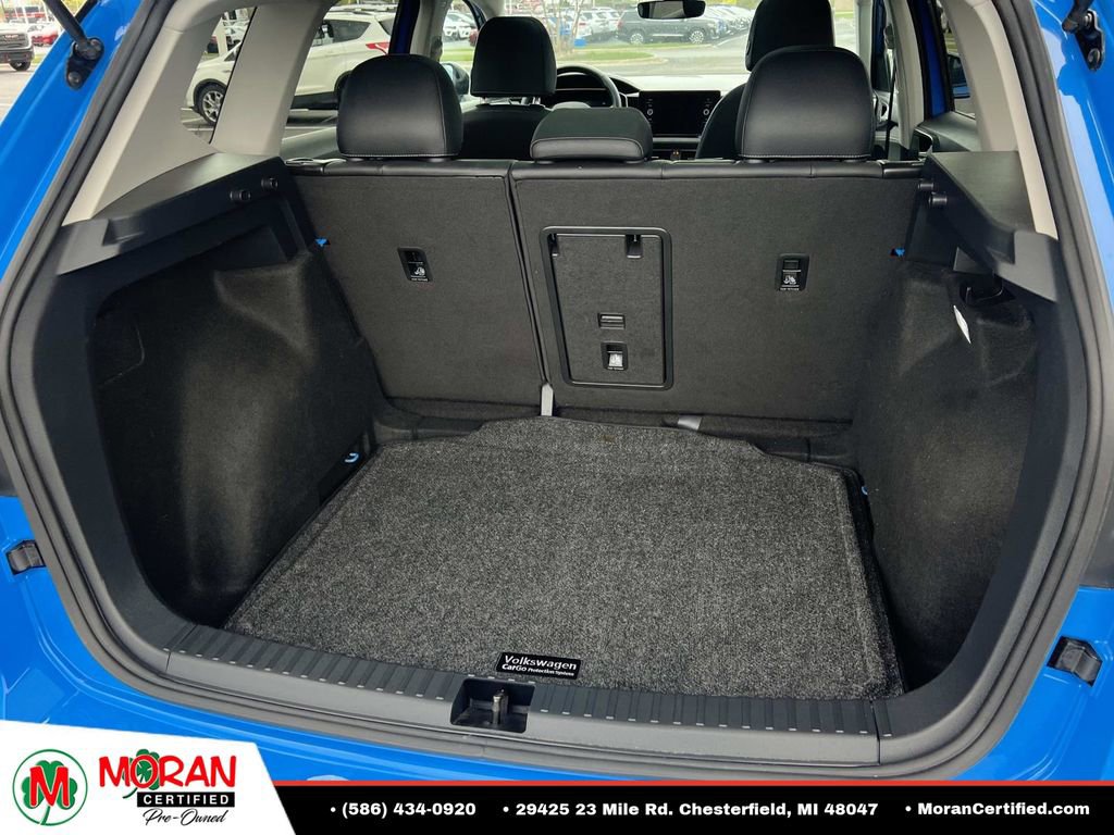Used 2025 Volkswagen Taos SE FWD image 11