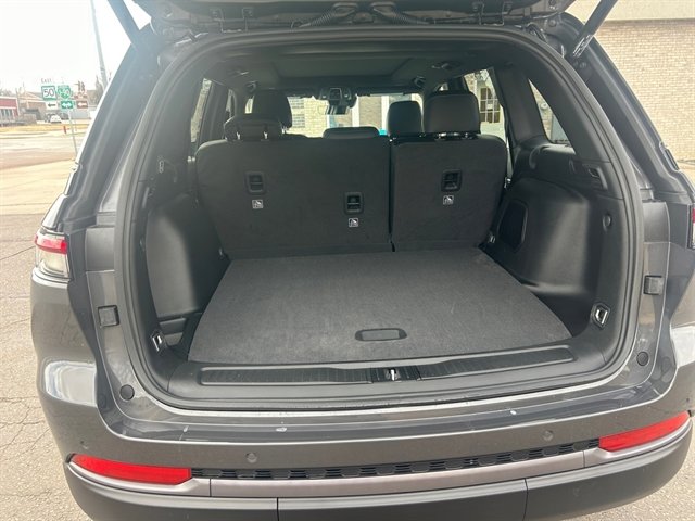 New 2026 Jeep Grand Cherokee Limited w/ Limited Altitude Package image 19