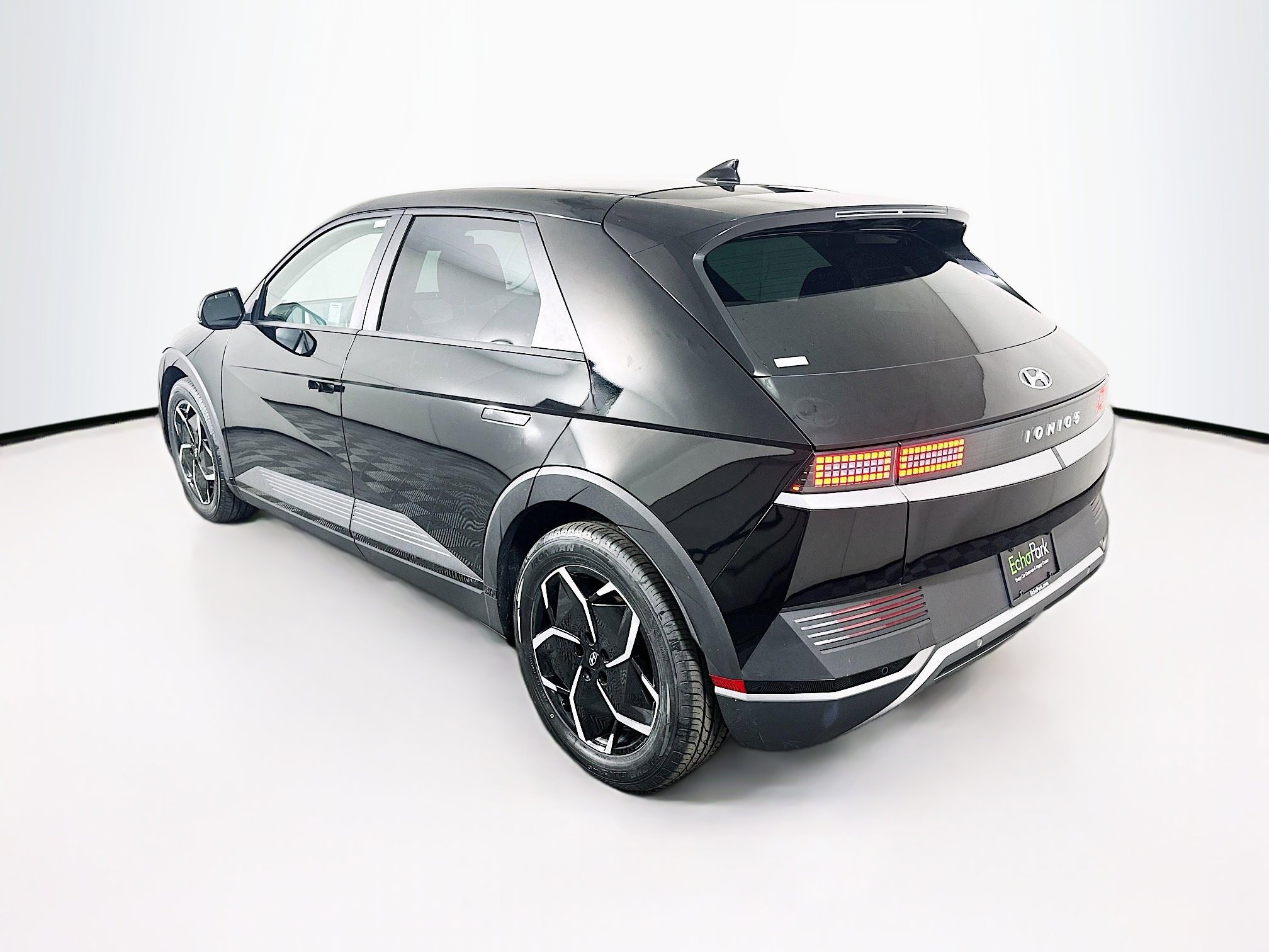 Used 2024 Hyundai Ioniq 5 SEL image 5