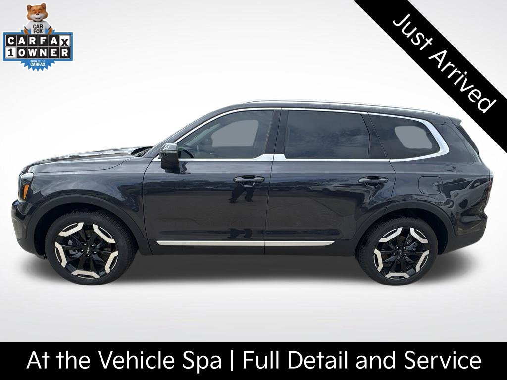 Certified 2025 Kia Telluride EX w/ EX Captain's Chair Package