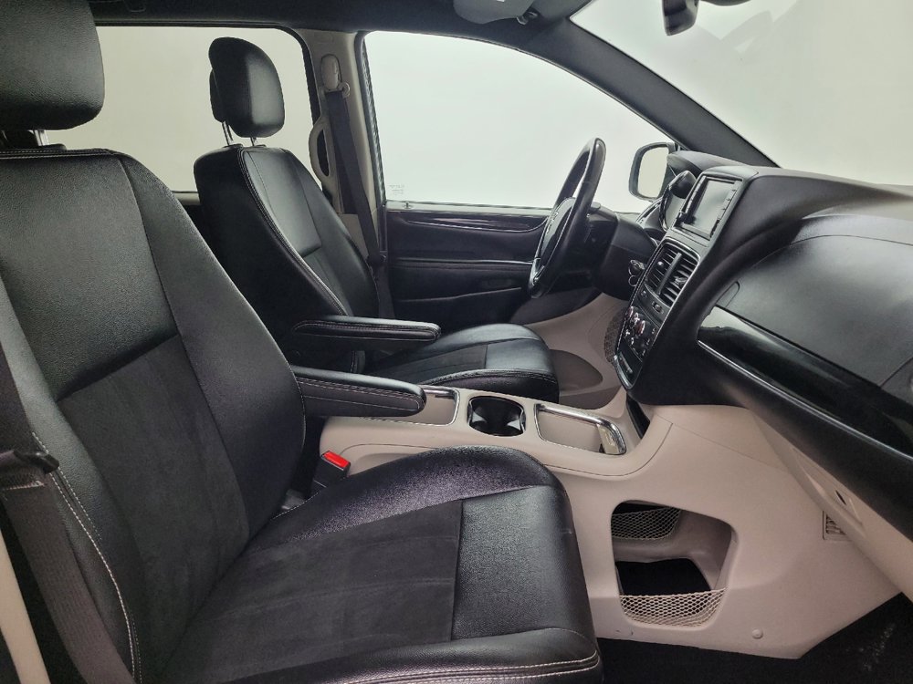 Used 2019 Dodge Grand Caravan SXT FWD image 21