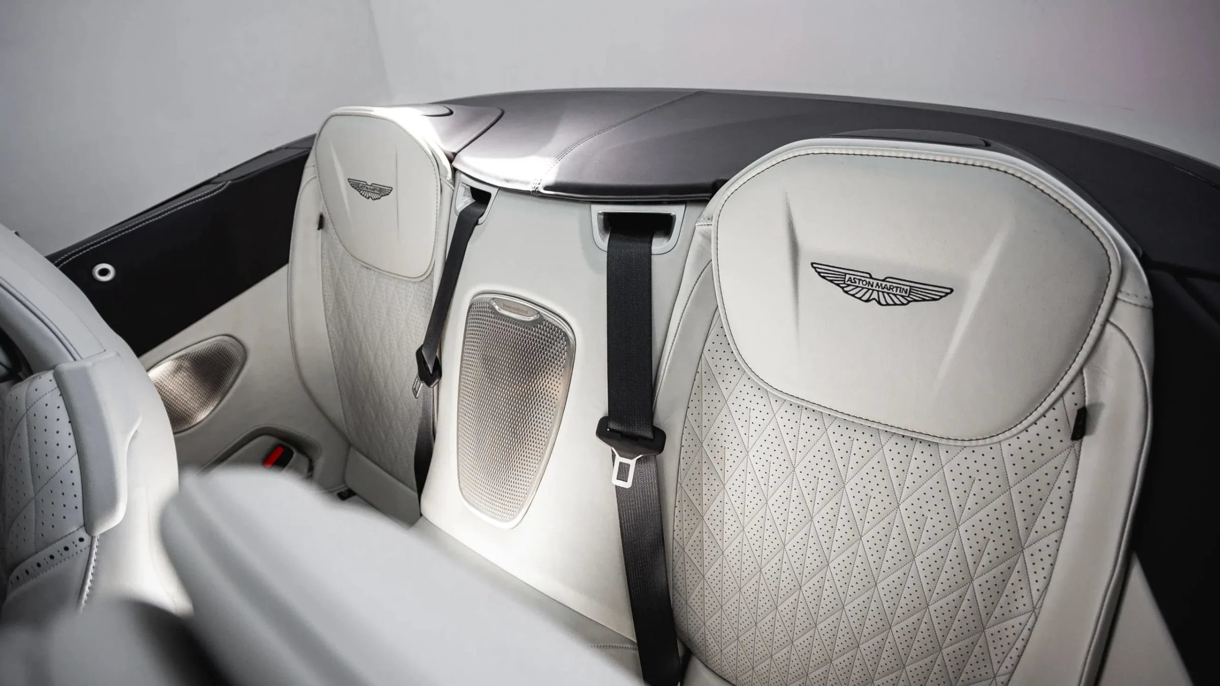 Used 2024 Aston Martin DB12 Convertible RWD image 35