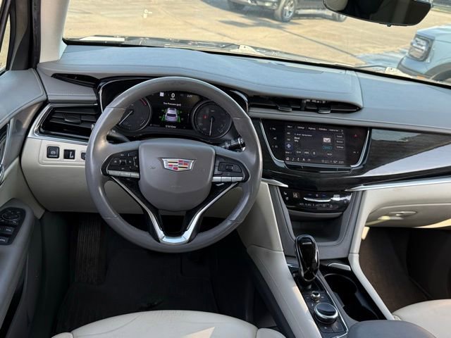 Used 2022 Cadillac XT6 Premium Luxury w/ Technology Package image 9