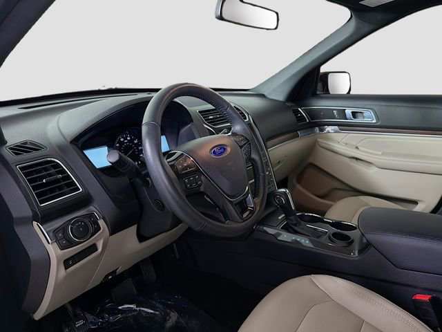 Used 2018 Ford Explorer Limited image 9