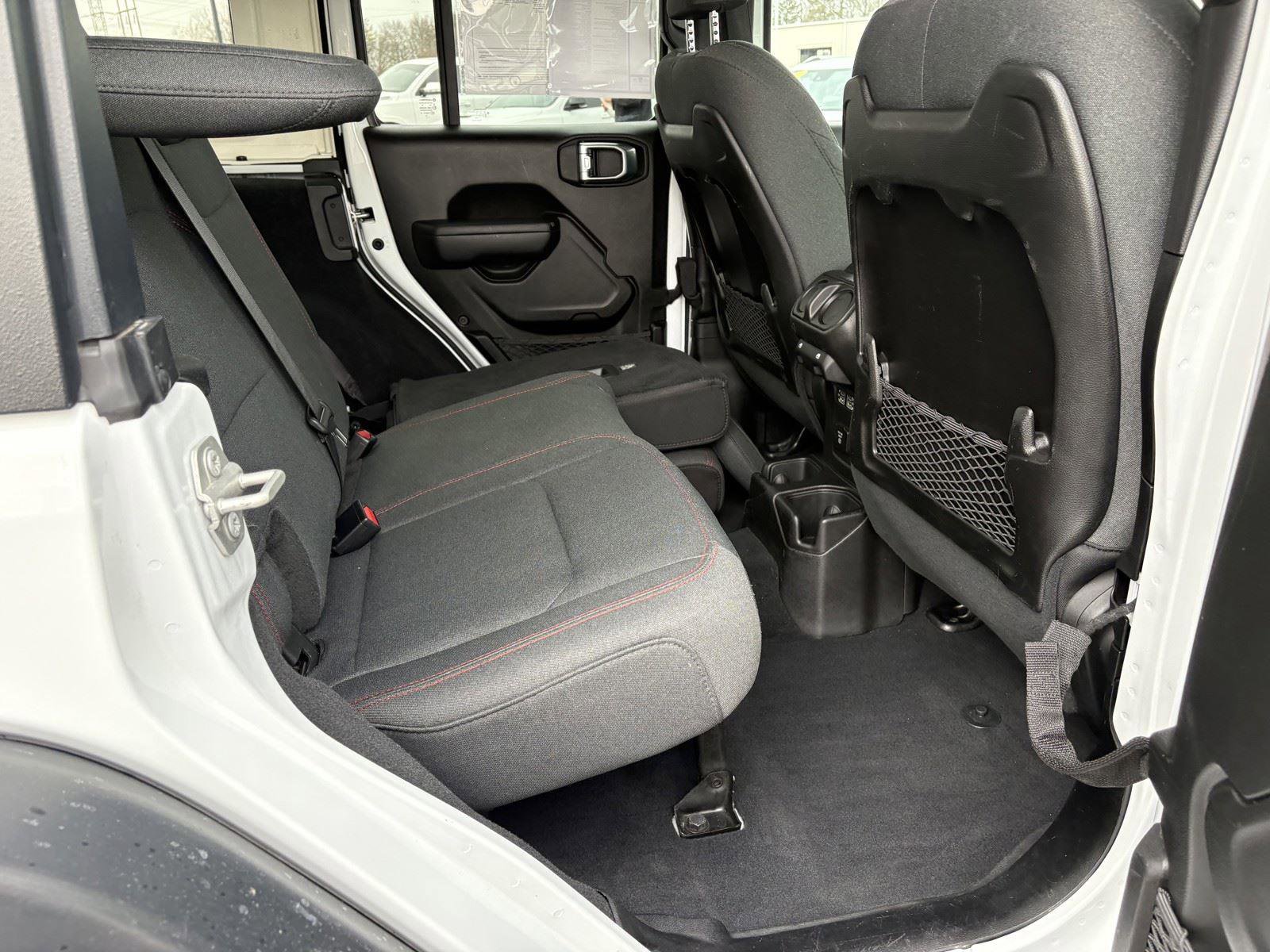 Used 2024 Jeep Wrangler Unlimited Rubicon image 12