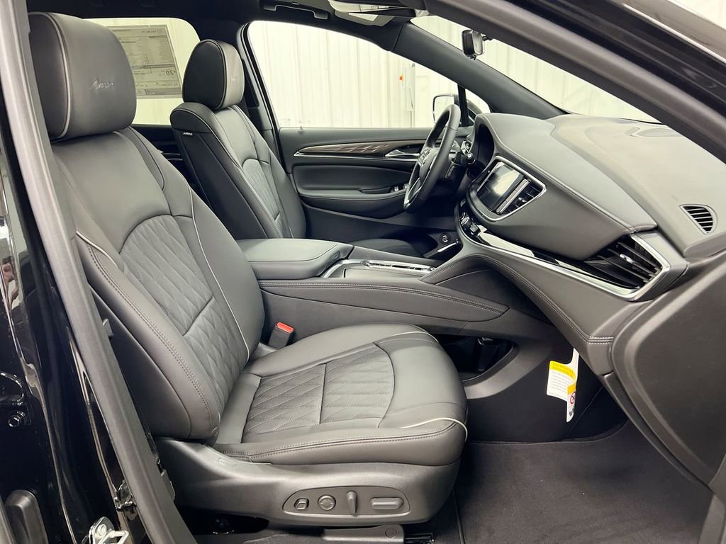 Used 2024 Buick Enclave Avenir AWD/4WD image 23