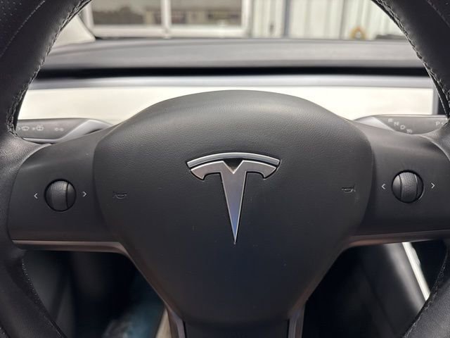Used 2021 Tesla Model Y Long Range image 12
