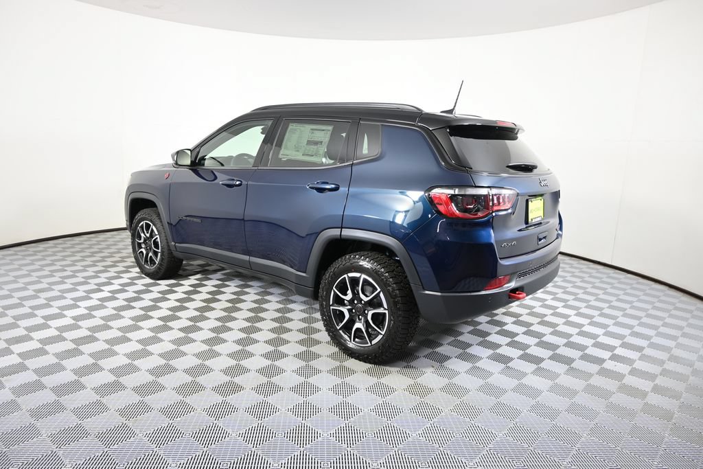 New 2026 Jeep Compass Trailhawk w/ Sun, Sound & Navigation Group AWD/4WD image 4