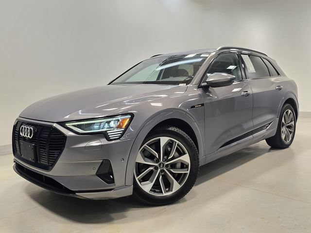 Used 2021 Audi e-tron Premium Plus w/ Premium Plus Package AWD/4WD image 35
