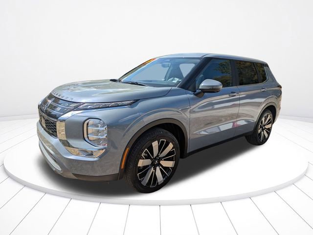 New 2026 Mitsubishi Outlander SE image 8