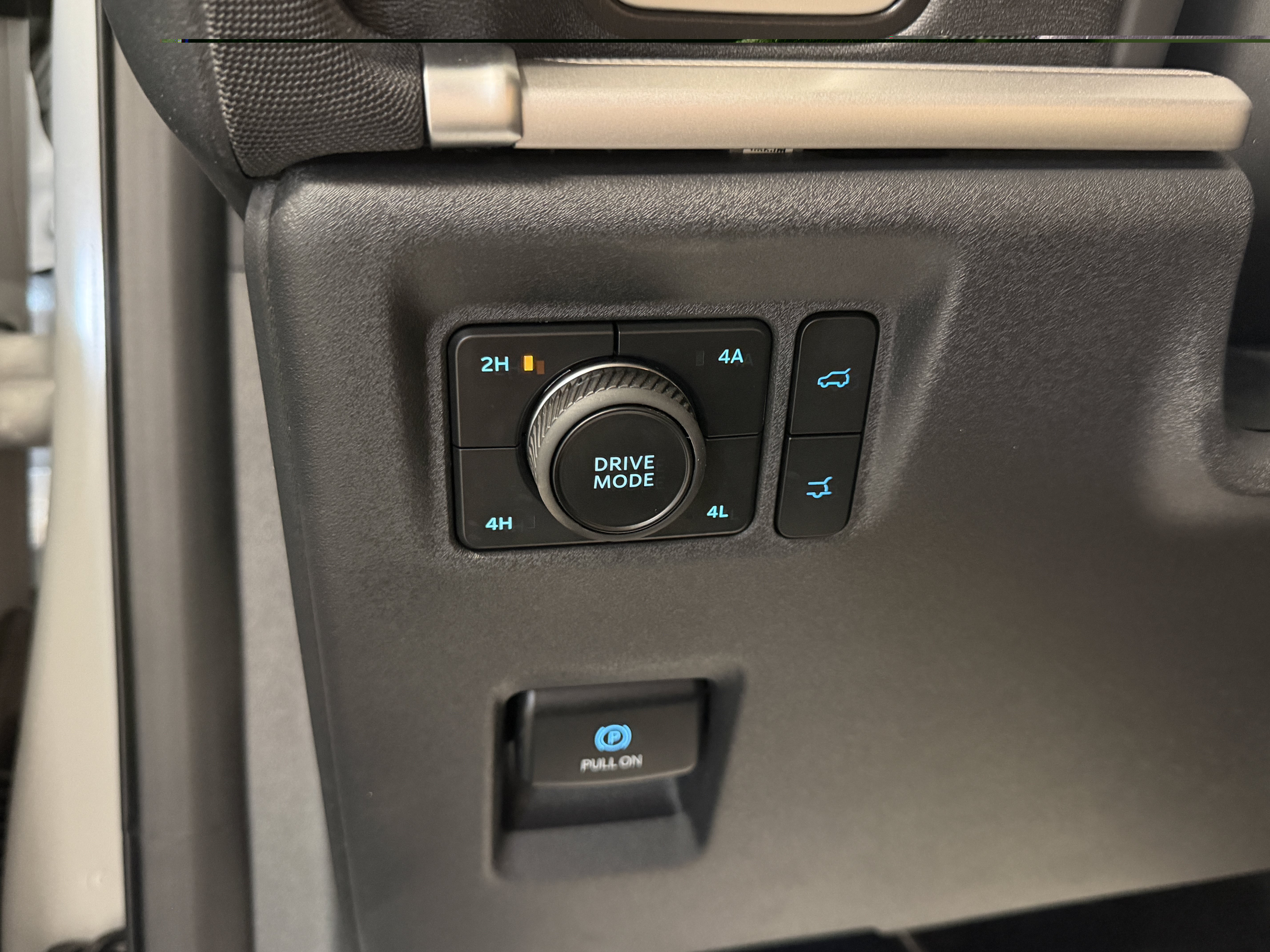 Used 2025 Ford Expedition Active AWD/4WD image 19