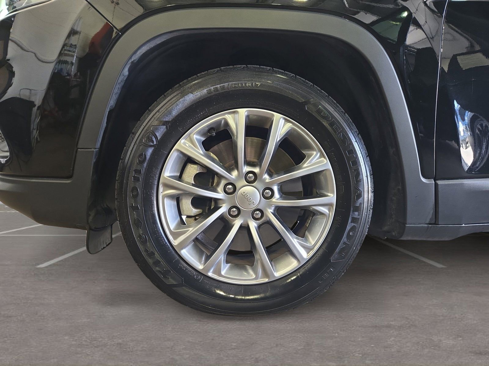 Used 2021 Jeep Cherokee Latitude Lux w/ Comfort/Convenience Group FWD image 10