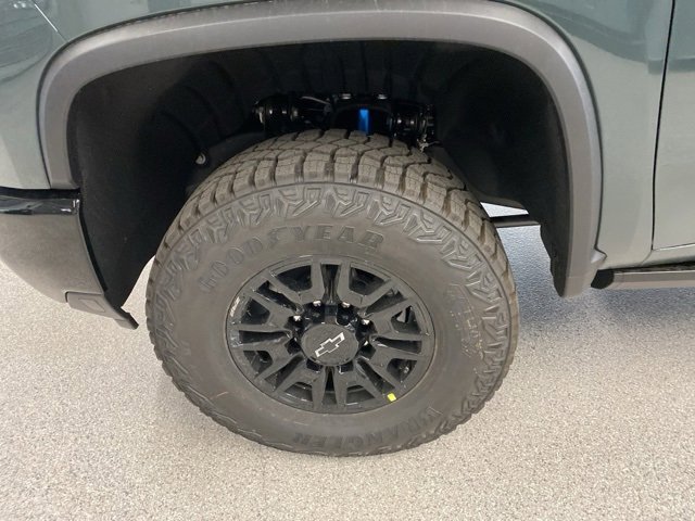 New 2026 Chevrolet Silverado 2500 ZR2 image 10