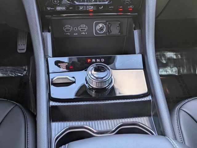 New 2025 Jeep Grand Cherokee L Limited w/ Black Appearance Package AWD/4WD image 16