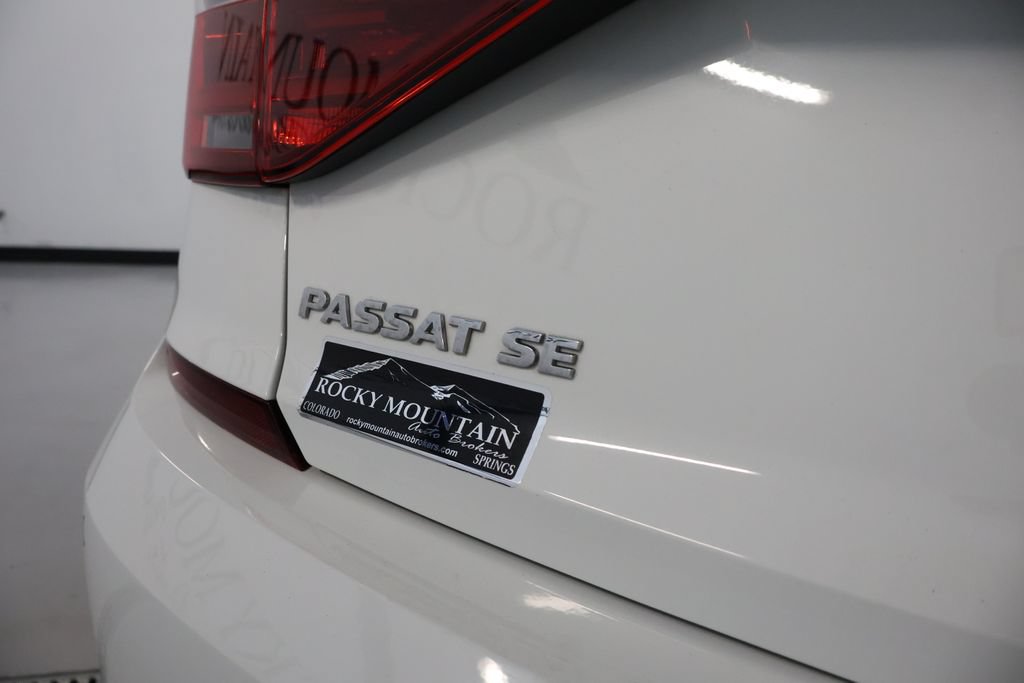 Used 2018 Volkswagen Passat 2.0T SE FWD image 10